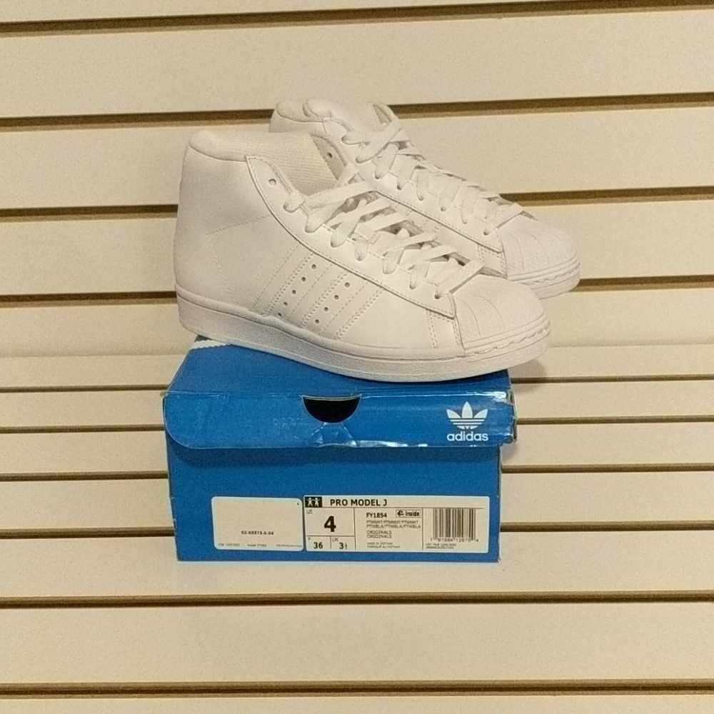 Adidas pro model j unisex size 4